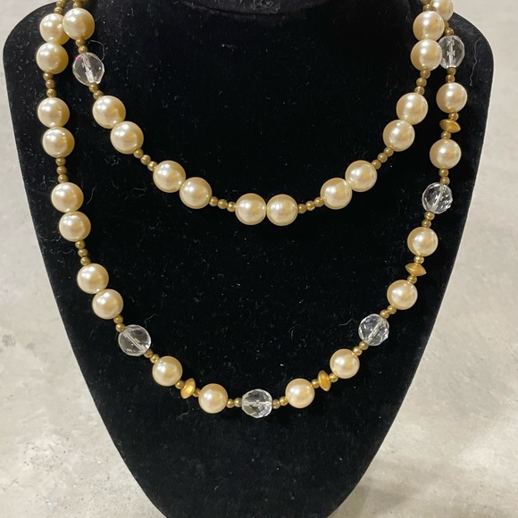 Vintage faux Pearl and Clear Glass beads necklace - Picture 2 of 4